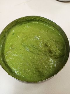 લીલા ધાણા ની લીલી ચટણી (Green Dhana Green Chutney Recipe In Gujarati) રેસીપી મુખ્ય ફોટો