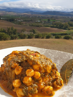 Una foto de Acelgas con garbanzos (Estilo Sierra de Cádiz)