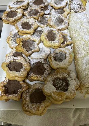 A picture of Shortbread Cookies with Nutella.