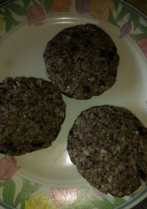 Una foto de Hamburguesas veganas de poroto negro y arroz