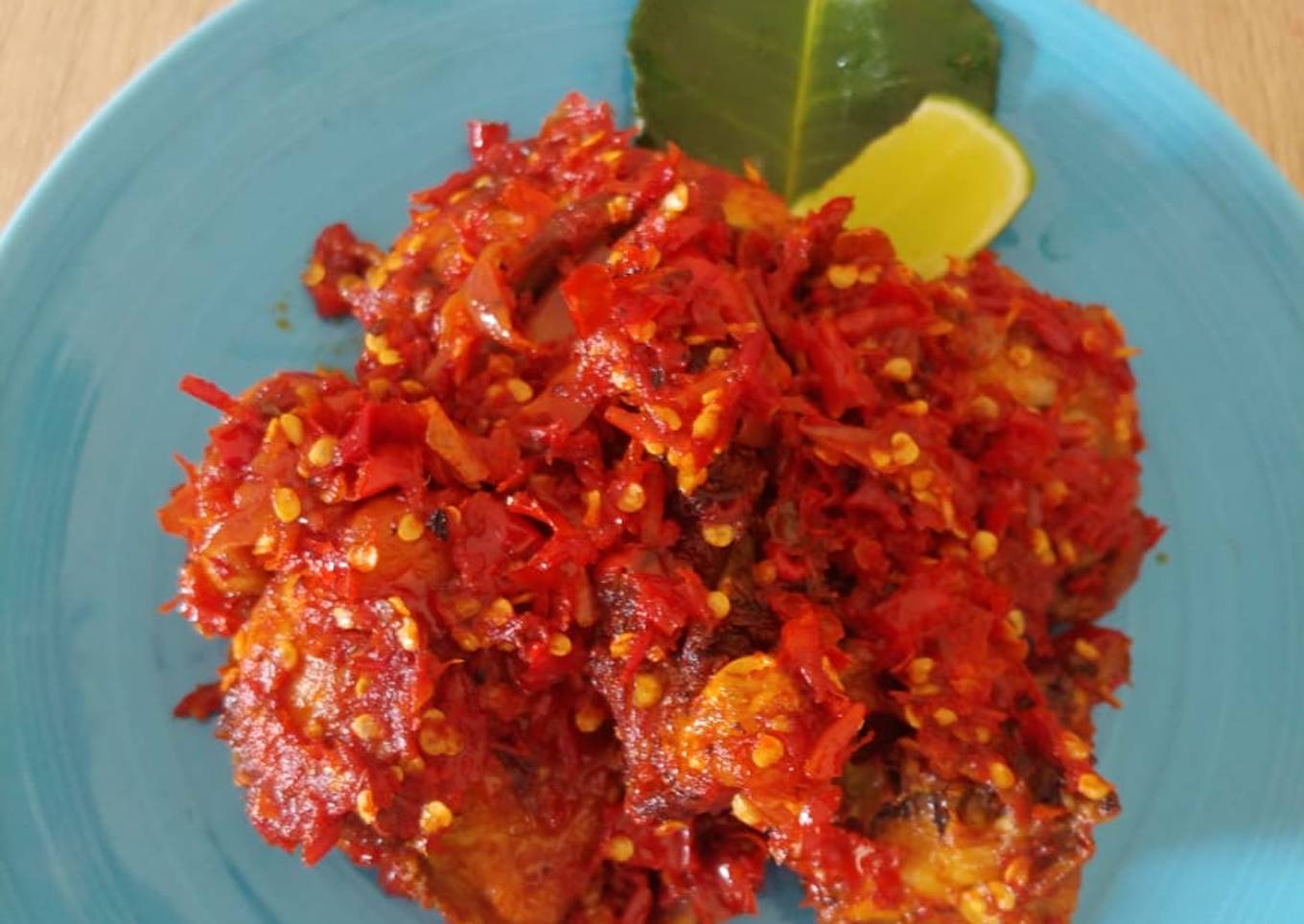Langkah Mudah untuk Menyiapkan Ayam Goreng Balado 🍗 yang Bisa Manjain
Lidah