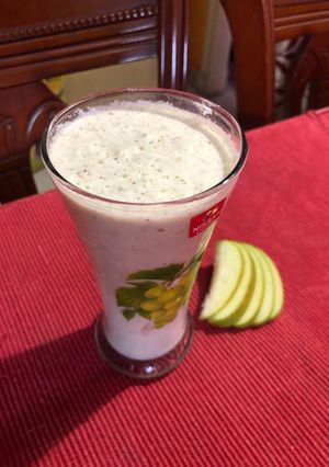 A picture of Green Apple Oats Smoothie.