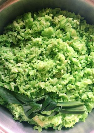 Foto resep Nasi uduk hijau(pandan) magic come