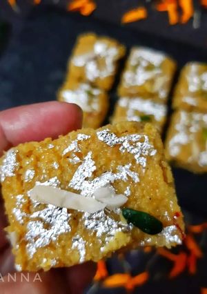 A picture of Gobhi ke Burfi (Cauliflower Burfi).