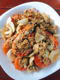กุ้งแม่น้ำผัดผงกะหรี่