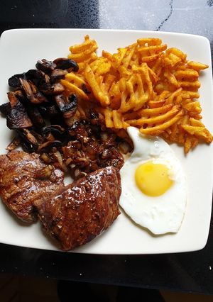 A picture of Rump Steak with Diane Sauce.