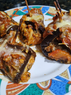 Una foto de Envoltinis de Berenjenas Rellenos de Carne y Queso Cremoso ❤️
