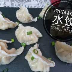 A picture of Gyoza ayam chicken dumpling.
