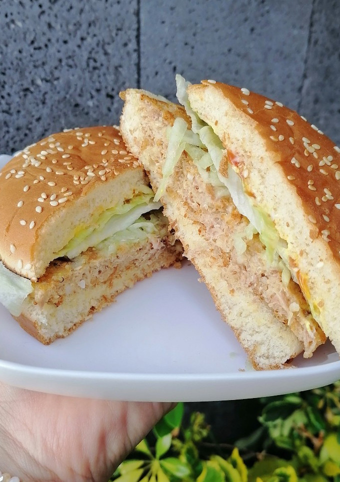 Una foto de Hamburguesa de atún con amaranto🍔🐟