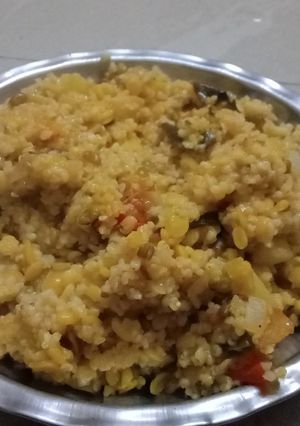 દલીયા ખીચડી રેસીપી મુખ્ય ફોટો