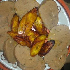 A picture of Moimoi and plantain.