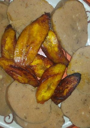 A picture of Moimoi and plantain.