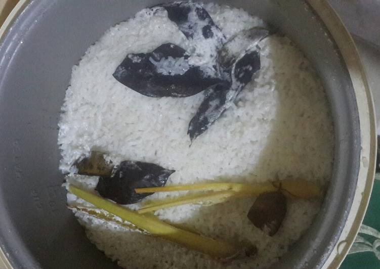 (19) Nasi Uduk Magic com