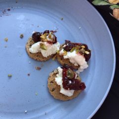 A picture of Goat cheese & jam crackers.