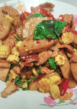 รูปของ ผัดกระเพราหมูยอ (อิ่มประหยัด)