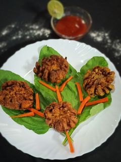 ব্লুমিং অনিয়ন(Blooming Onion recipe in Bengali) রেসিপির প্রধান ছবি
