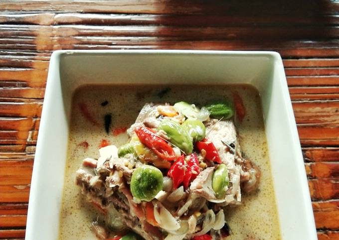 Cara membuat Mangut ikan asap bumbu iris Cara membuat Mangut ikan asap bumbu iris