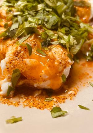 Una foto de Huevos turcos con alma mediterránea (versión keto sin yogurt)