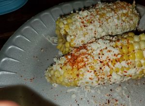 Una foto de Elotes preparados