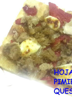 Una foto de Hojaldre de pimientos, atún y queso