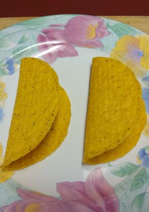 A picture of Lee's Air Fryer Taco Shells.
