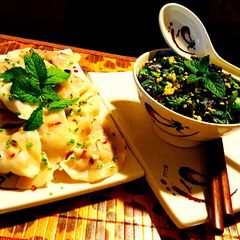 A picture of Mike's Thai Basil Loose Pesto Condiment.