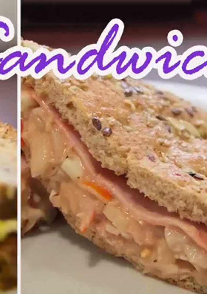 Una foto de 3 Sandwiches
