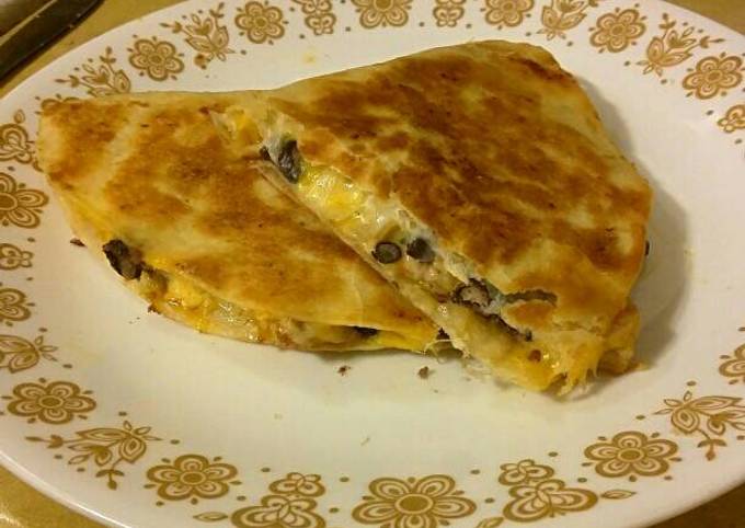 Chicken &amp; Black Bean Quesadillas