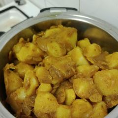 A picture of Viazi Karai.