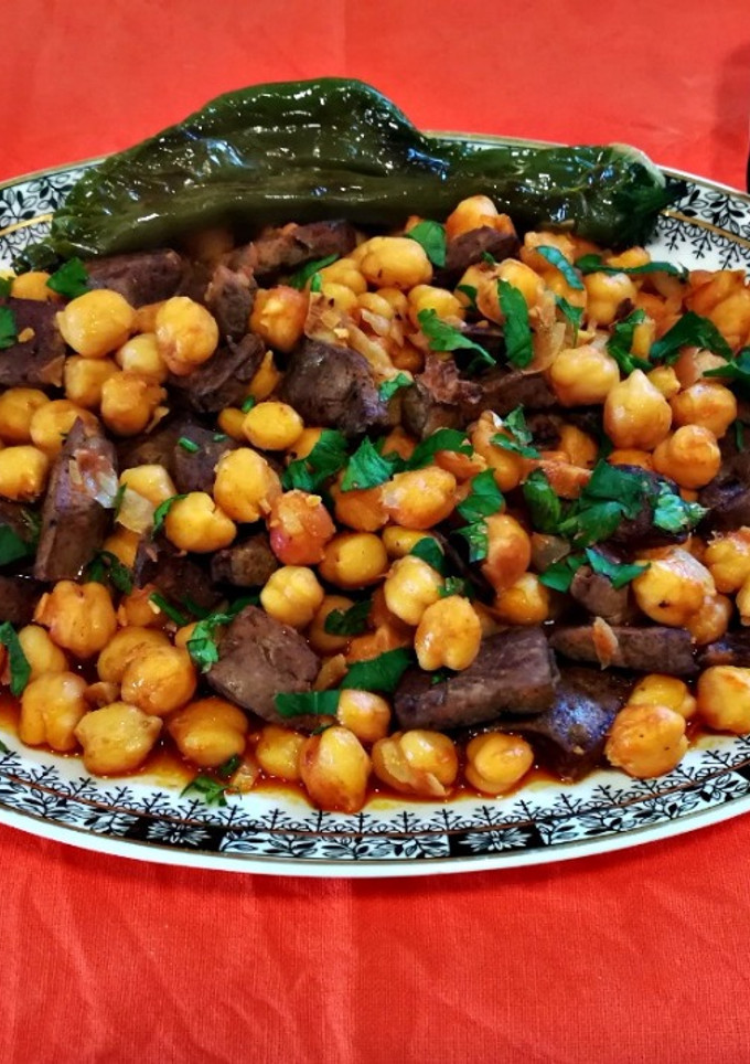 Una foto de Garbanzos con hígado