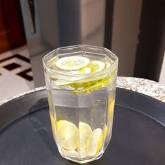 A picture of Cucumber Lemon Drink.