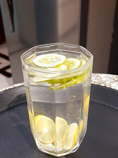 A picture of Cucumber Lemon Drink.