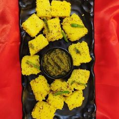 A picture of Rawa Dhokla.