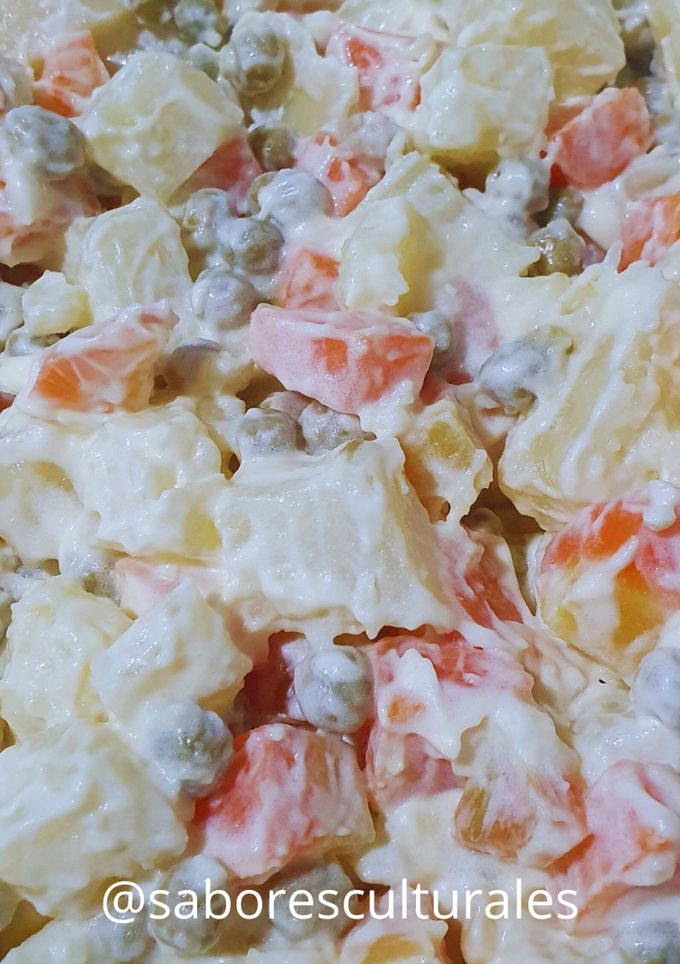 Una foto de Ensalada Rusa 🥕🍲 🥔 🍽