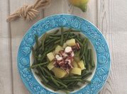 Una foto di insalata fagiolini