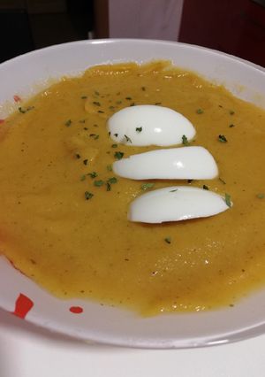Una foto de Crema de lentejas con verduras