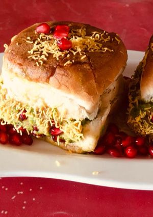 ढाबेली (dabeli recipe in Hindi) रेसिपी मुख्य फोटो