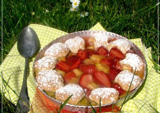 Cobbler fraises-rhubarbe,coco