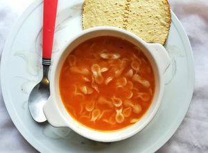 Una foto de Sopa de moño