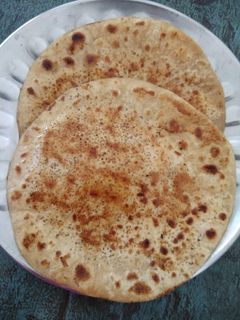 मीठा पराठा (Meetha paratha recipe in hindi) रेसिपी मुख्य फोटो