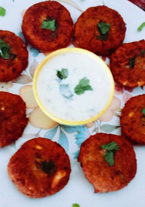 A picture of High protein crispy tasty paneer sprouts tikki.