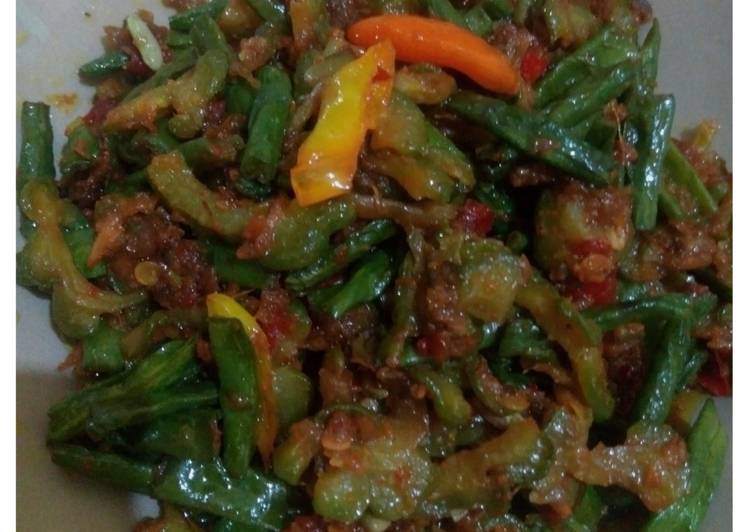 Cara termudah untuk Campuran saat makan malamPare nenek mix kacang panjang