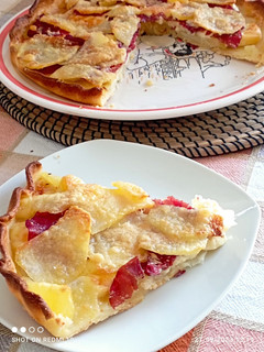 Foto di Torta salata con patate,brie e bresaola