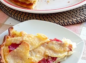Foto di Torta salata con patate,brie e bresaola