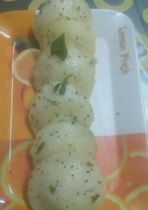 A picture of Fried idli.