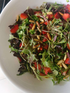 A picture of Arugula and Strawberry Salad.