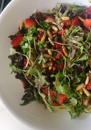 A picture of Arugula and Strawberry Salad.
