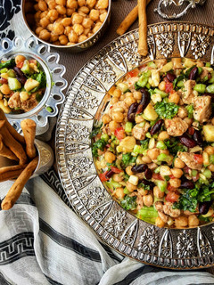 A picture of Chicken chickpea salad.