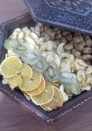 عکسی از دستور میوه خشک یا چیپس میوه