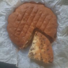 A picture of Shallow Fruitcake Sponges.